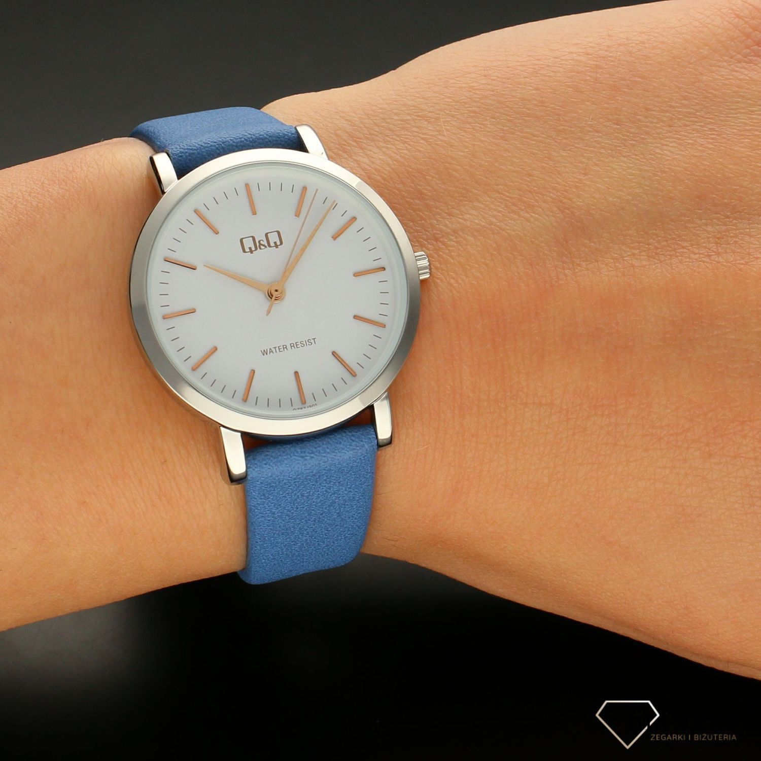 Zegarek damski na pasku QQ QZ87-301.jpg