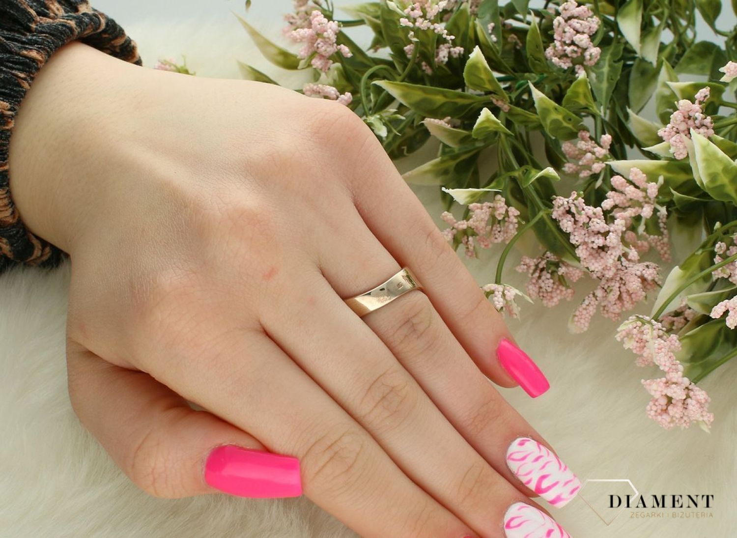 Pierścionek srebrny duży gładki pomarańczowe cyrkonie R-15968-R.jpg