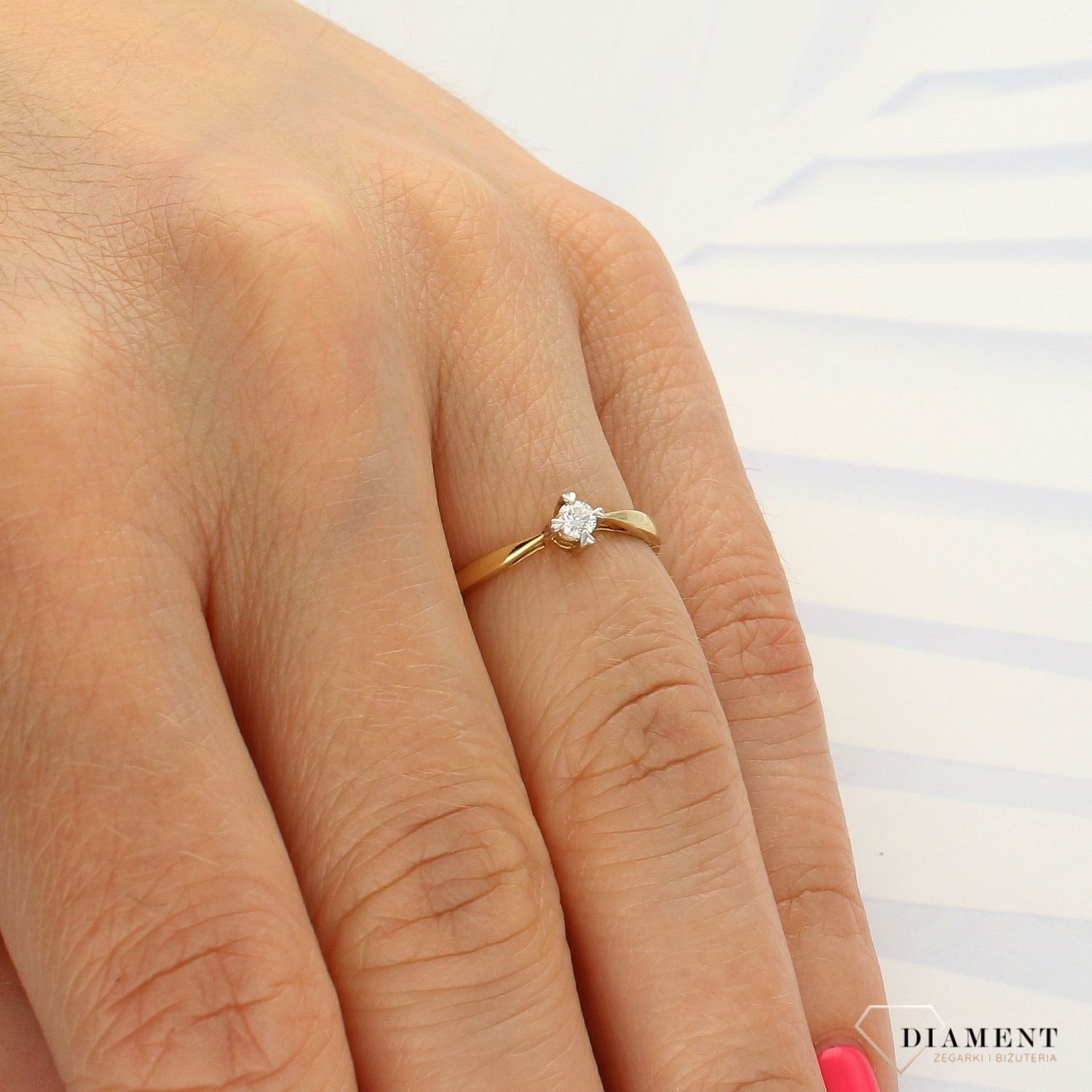 Pierścionek z żółtego złota z brylantem - serce.jpg