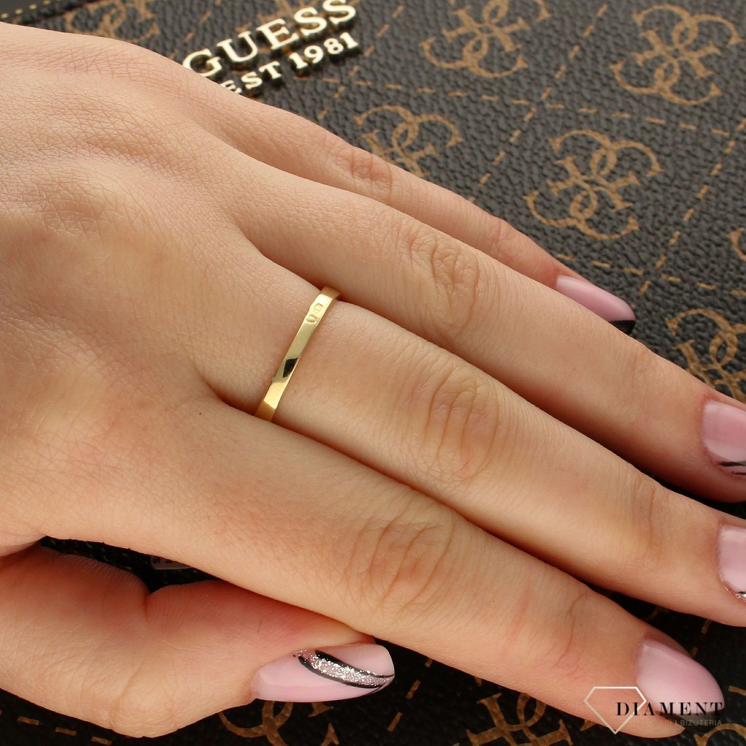 Pierścionek złoty z brylantem R13877TT (1).jpg