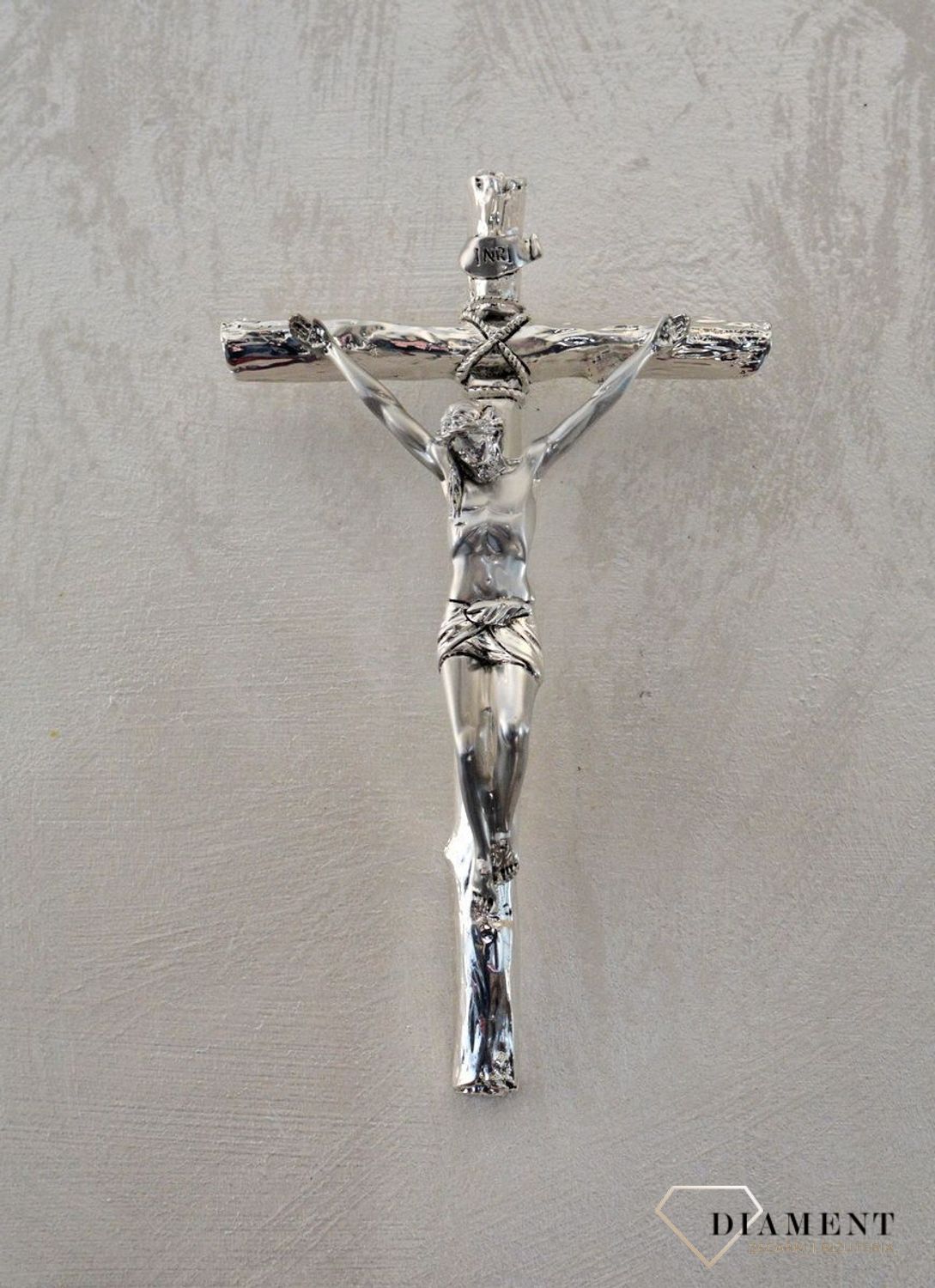 Srebrny krzyż z pasyjką na ścianę  R18105.jpg