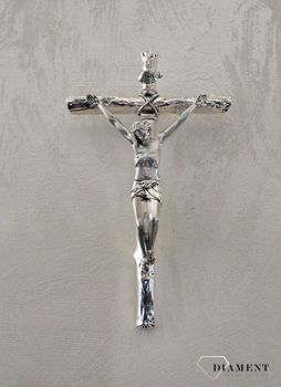 Nowoczesny srebrny krzyż na ścianę z pasyjką 23 cm R18105. Krzyż jeden z najstarszych symboli chrześcijaństwa. Symbol Ziemi Świętej. Symbolizuje 5 ran Jezusa.  (2).JPG