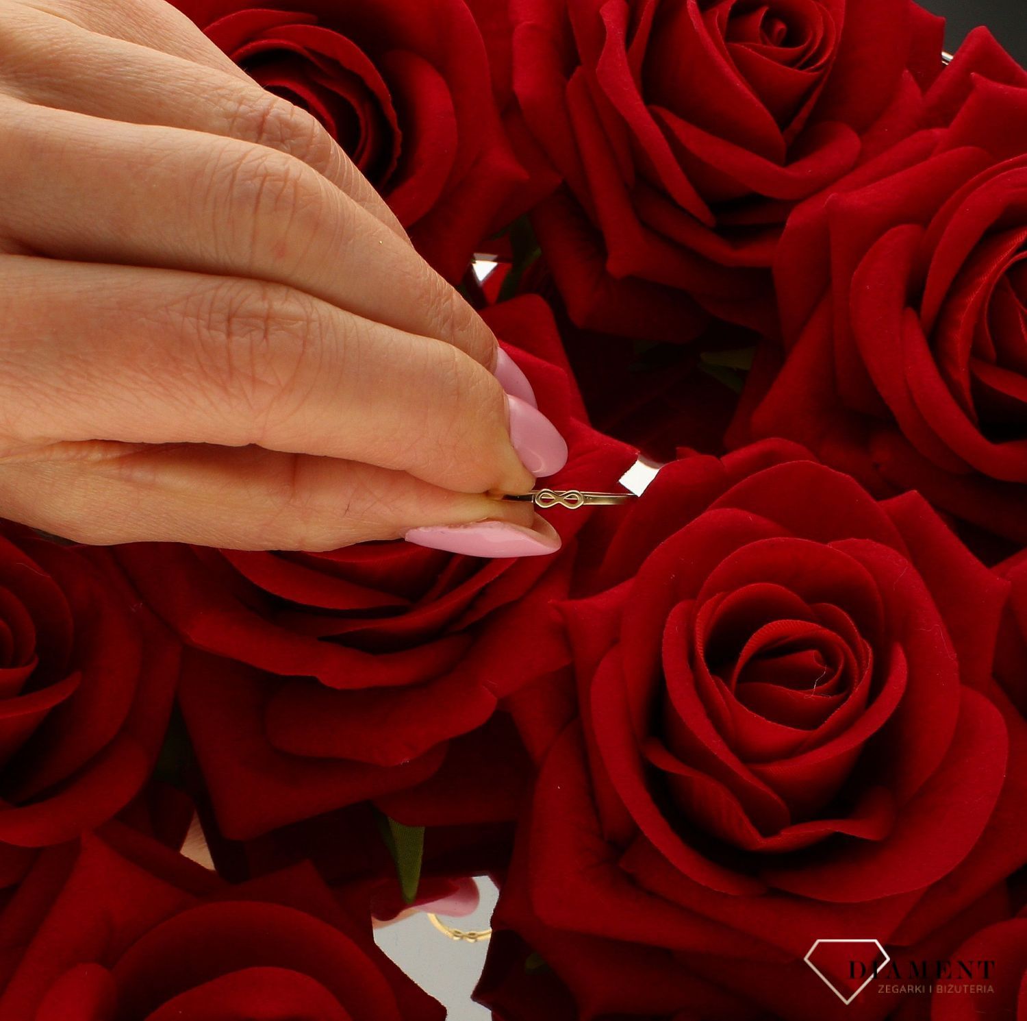 Złoty pierścionek damski 333 “Nieskończoność” R2017-52. Delikatnym, złoty pierścionek z motywem nieskończoności. Podaruj bliskie (4).jpg