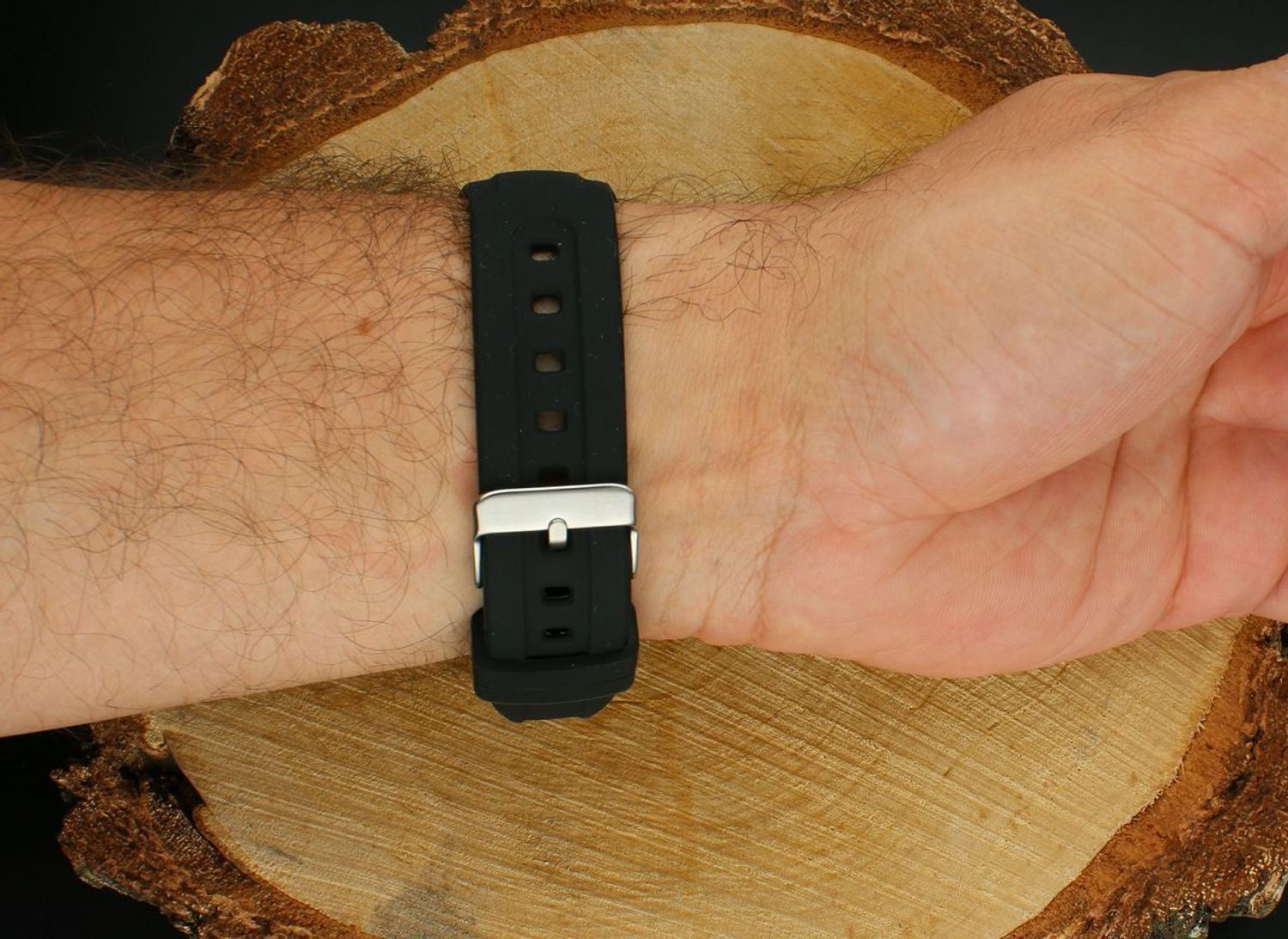 Zegarek męski Lorus R2301QX9 – cyfrowy, sportowy, 100M wodoszczelny.jpg