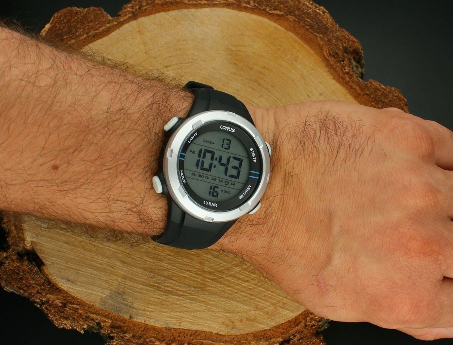 Zegarek męski Lorus R2301QX9 – cyfrowy, sportowy, 100M wodoszczelny.jpg