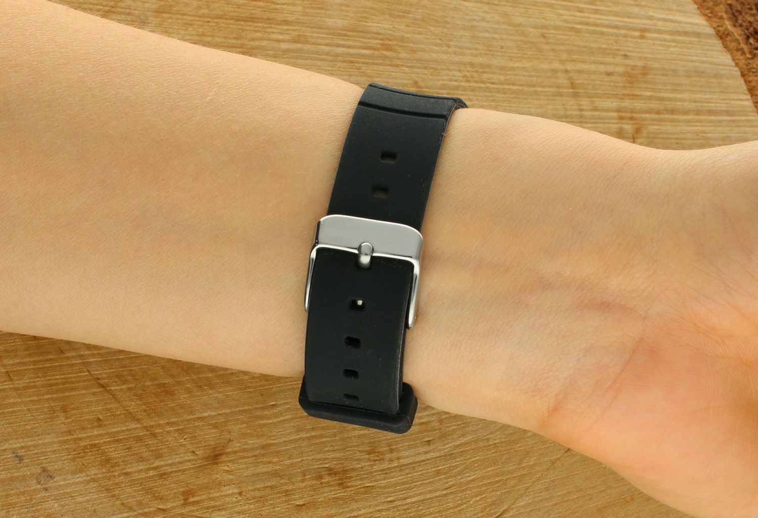 Zegarek dziecięcy LORUS R2317QX9 wyposażony jest w kwarcowy mechanizm, zasilany za pomocą baterii. Posiada bardzo wysoką dokładność mierzenia czasu +- 10 sekund w przeciągu 30 dni.1.webp