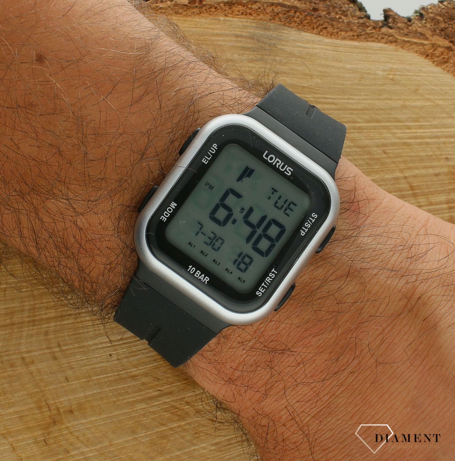 Zegarek Lorus elektroniczny sportowy na czarnym pasku R2351PX9. Zegarek sportowy Lorus. Zegarek elektroniczny Lorus. Zegarek unisex z wyświetlaczem. Zegarek Lorus na prezent..jpg