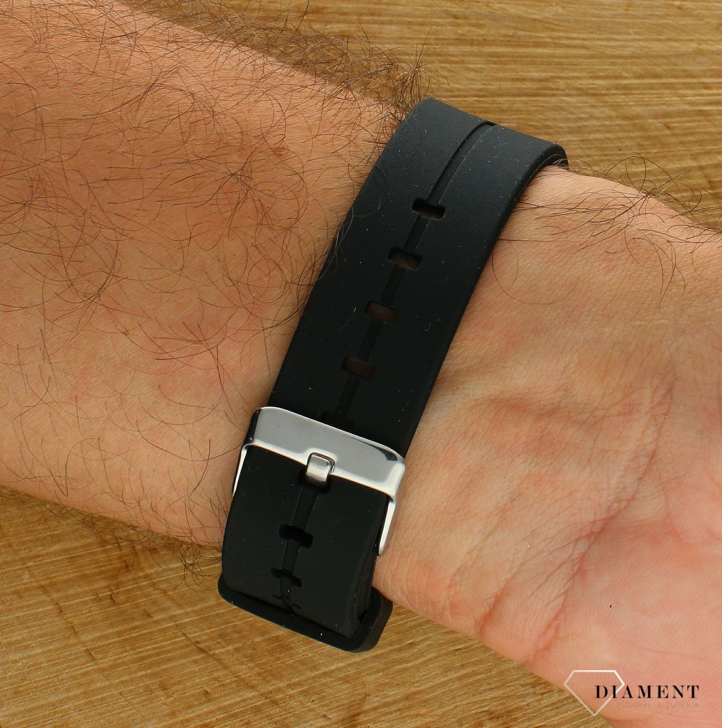 Zegarek Lorus elektroniczny sportowy na czarnym pasku R2351PX9. Zegarek sportowy Lorus. Zegarek elektroniczny Lorus. Zegarek unisex z wyświetlaczem. Zegarek Lorus na prezent..jpg