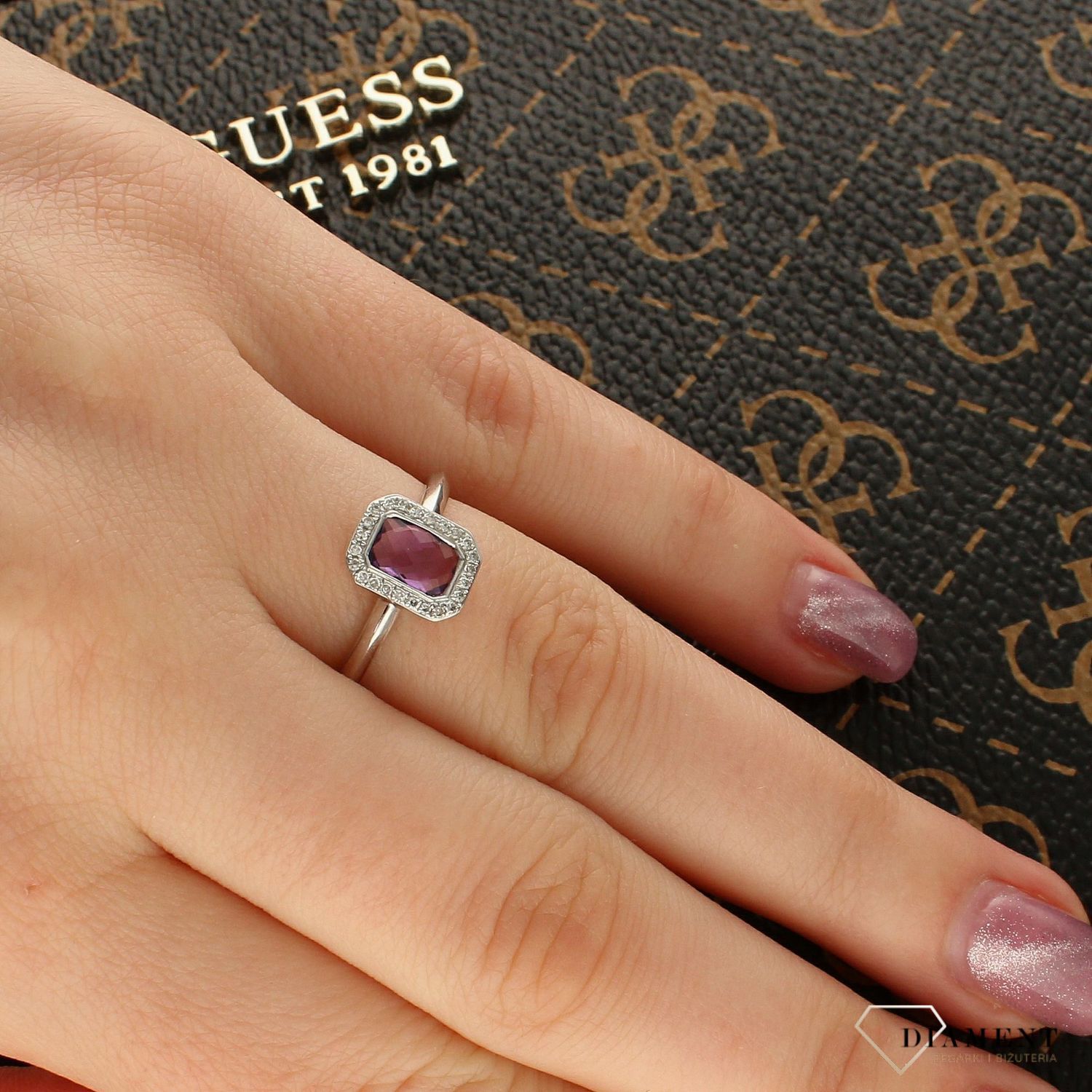 Złoty pierścionek z białego złota z ametystem i diamentami  Rozmiar 14  R36978W5.jpg