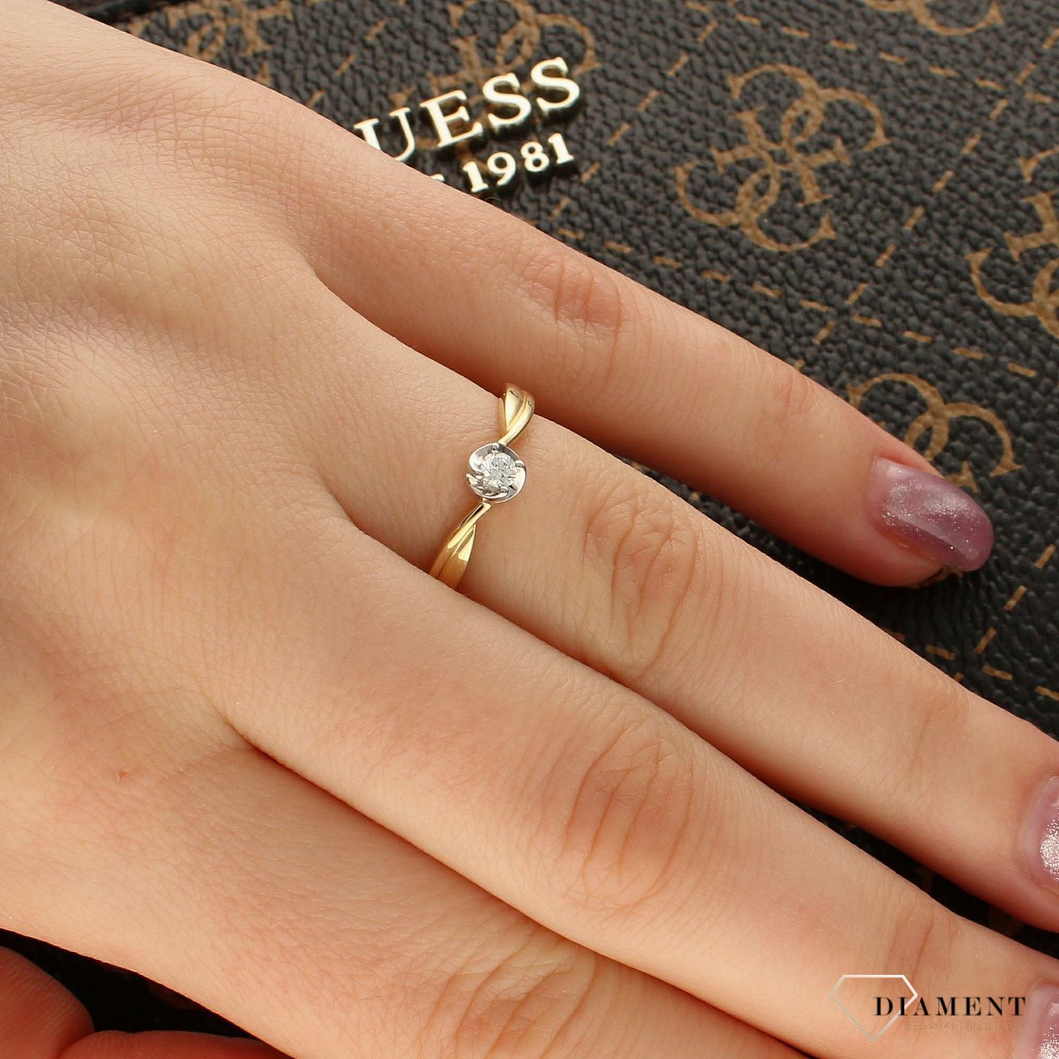 pierścionek zaręczynowy złoty z diamentem R38480YW.jpg