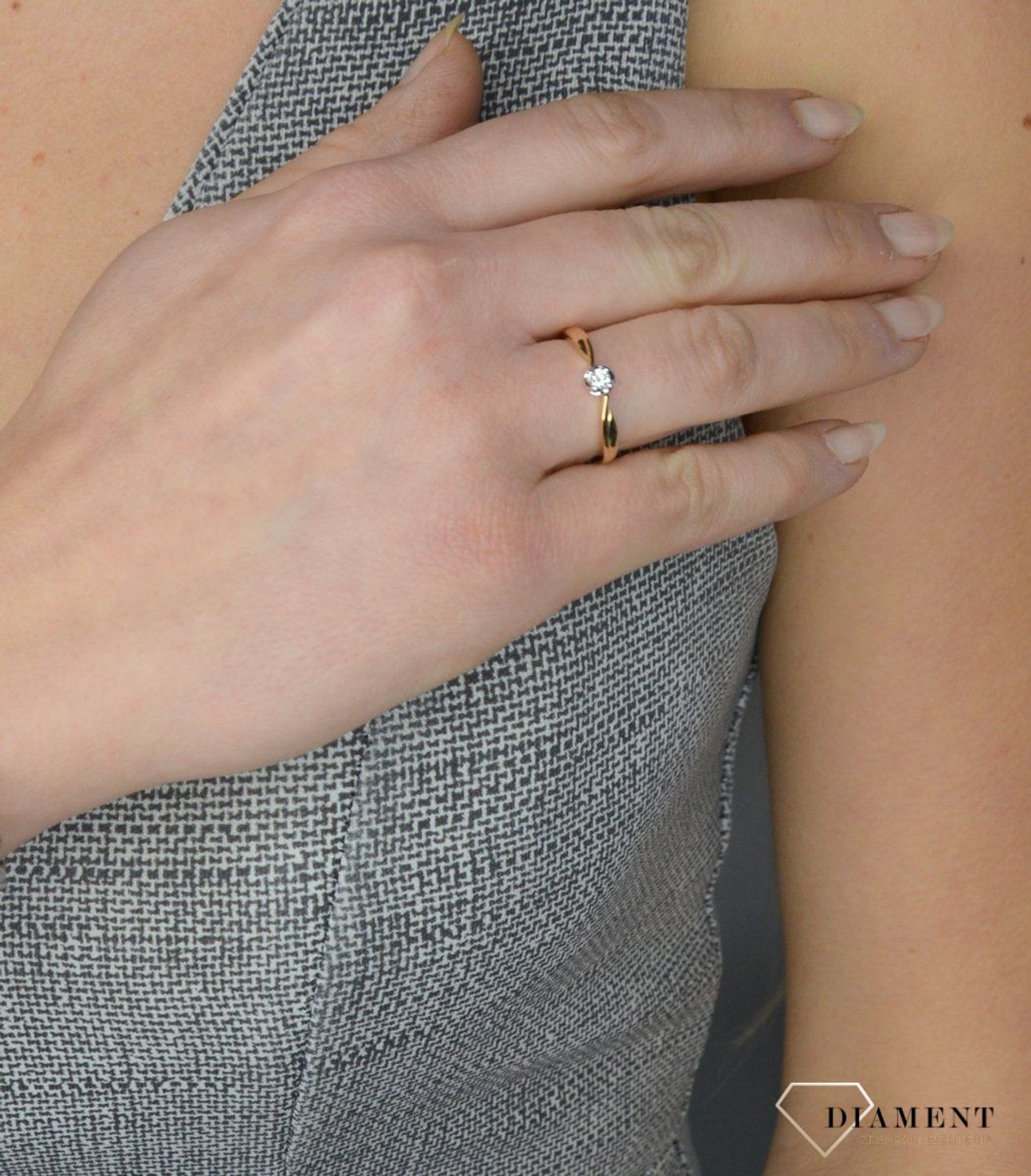 pierścionek zaręczynowy złoty z diamentem R38480YW.jpg