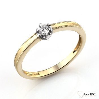 Pierścionek złoty DIAMENT żółte złoto, jeden diament w białym złocie, zdobiony.Pierścionki zaręczynowe. Piękny pierścionek ozdobiony brylantem. R38526TT..jpg