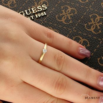 Złoty pierścionek zaręczynowy z Diamentem 585 DIAMENT R62416YW.jpg