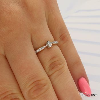 Pierścionek złoty DIAMENT 585 białe złoto i diamenty 0800008944.jpg