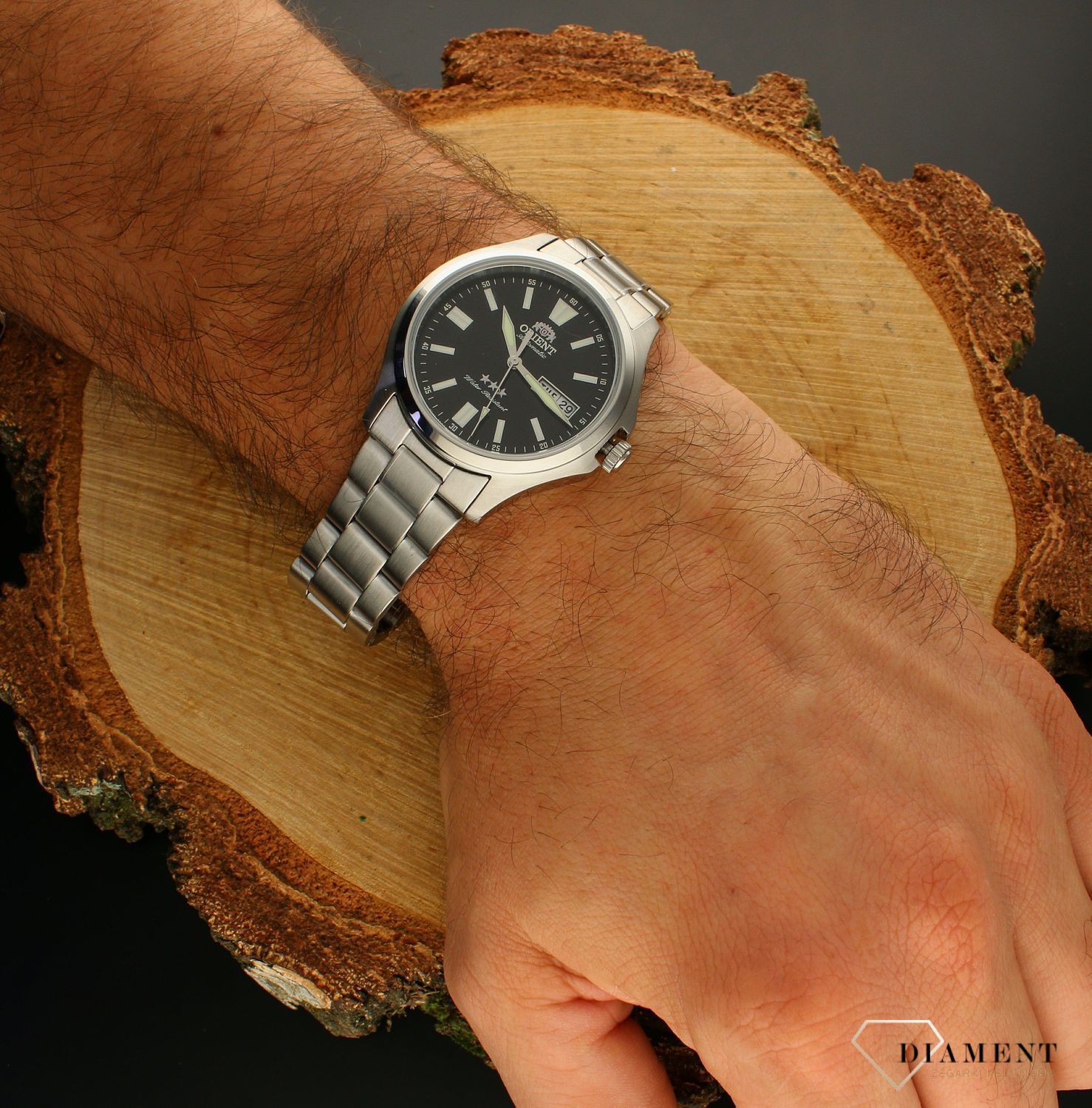 Zegarek męski japoński Orient CRYSTAL 21 JEWELS RA-AB0F07B19B z kolekcji AUTOMATIC to zegarek mechaniczny wyposażony dodatkowo w urządzenie nazywane automatycznym naciągiem..webp