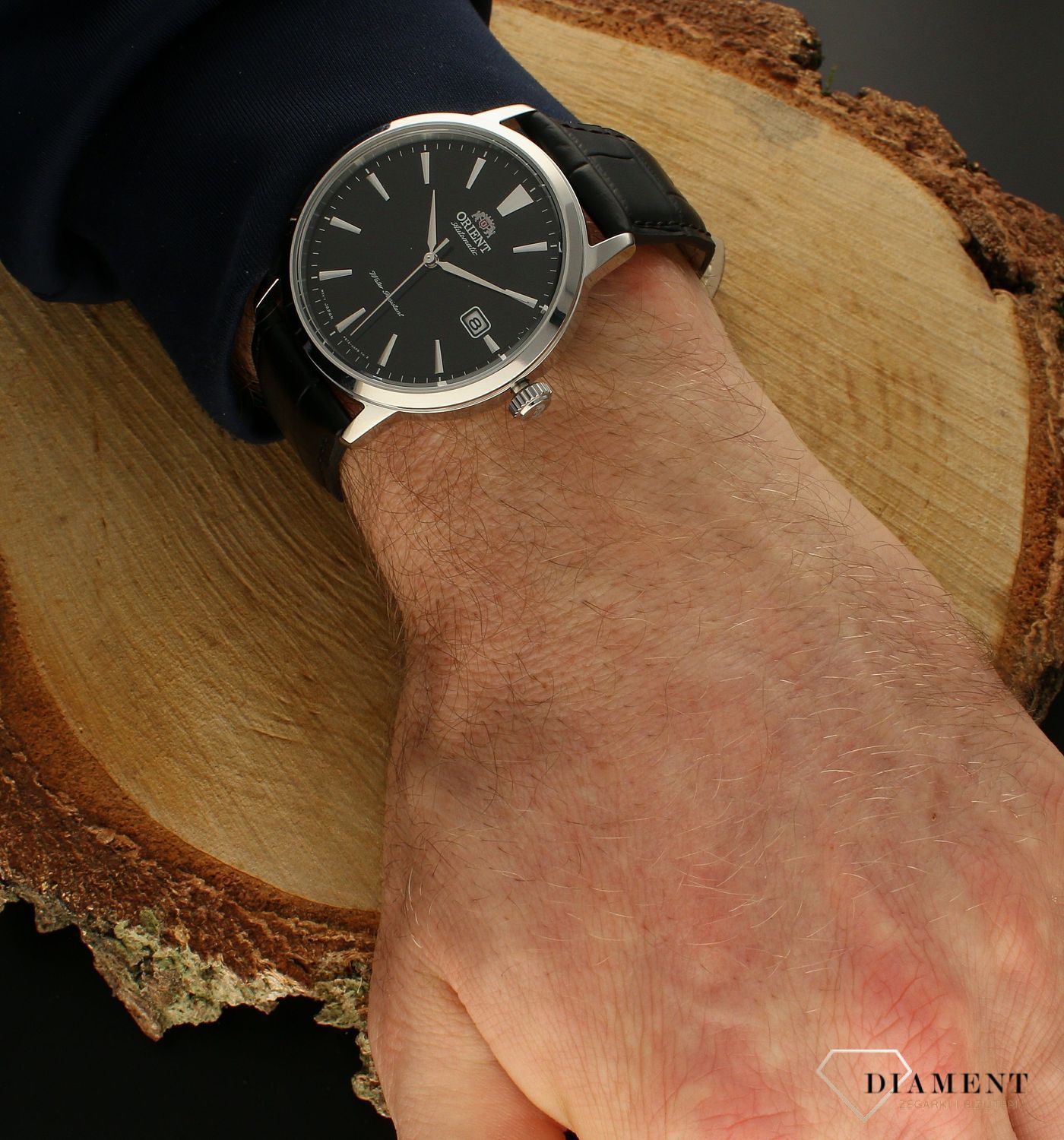 Zegarek męski Orient Classic Automatic RA-AC0F05B10B. Zegarek z wodoszczelnością 50m (5 ATM), gwarantuje właścicielowi, że nie musi bać się zachlapań, czyli np. mycia rąk.  Zegarek mechaniczny wyposażony dodatkowo w urządzenie nazywane automaty.jpg