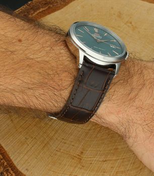 Orient RA-AC0F13E30B – elegancki zegarek automatyczny z zieloną tarczą i skórzanym paskiem (2).jpg