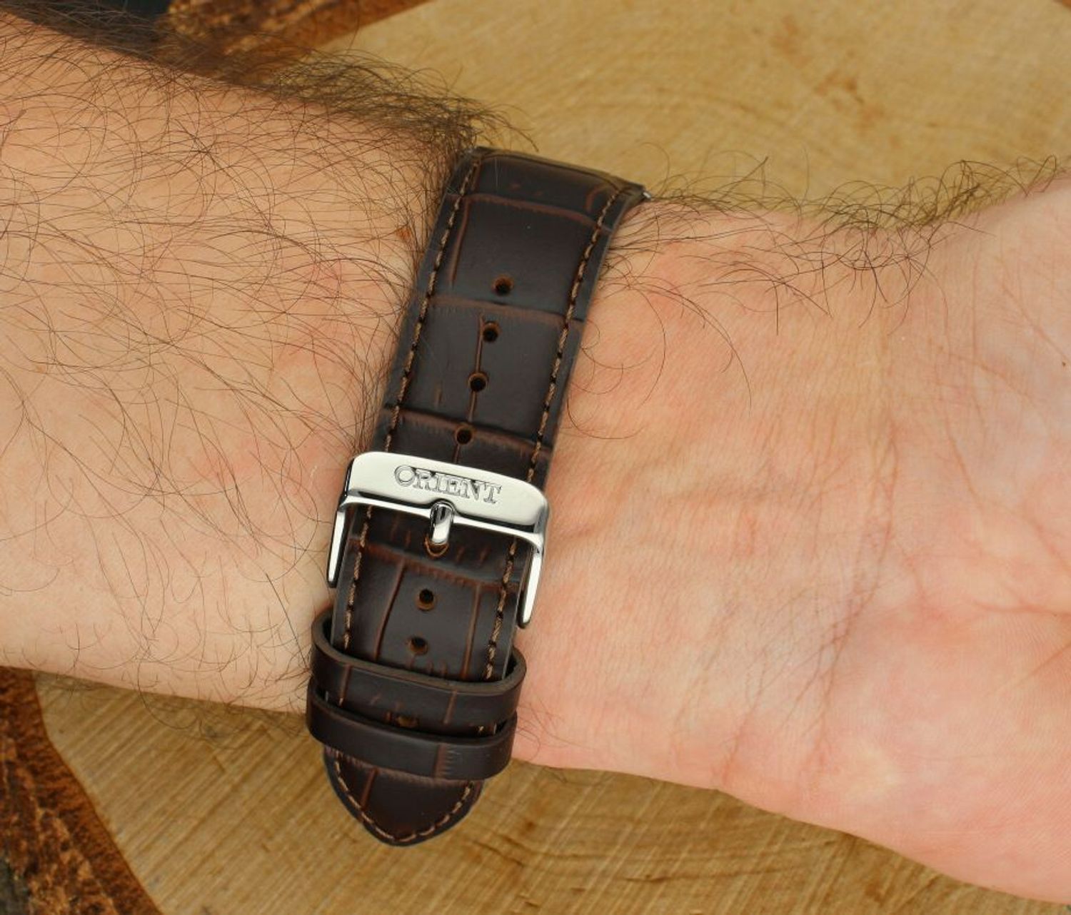 Orient RA-AC0F17Y30B – automatyczny zegarek na skórzanym pasku, brązowa tarcza.jpg
