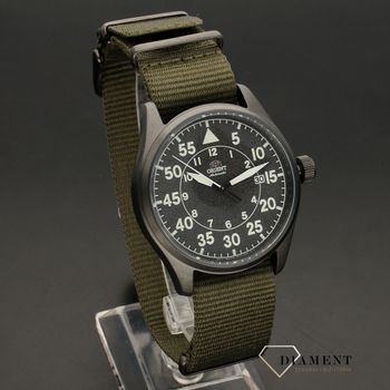 Zegarek dla mężczyzny marki Orient z czarna tarczą i paskiem w kolorze khaki (1).jpg