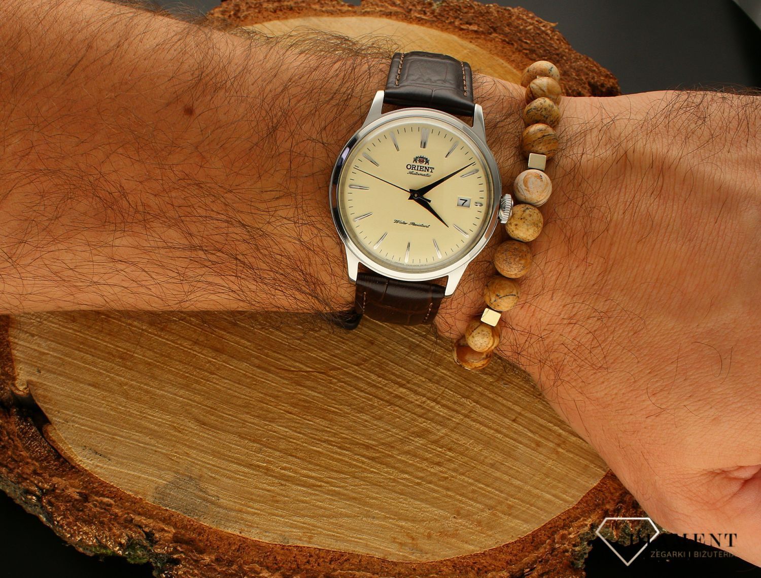 Zegarek męski Orient Classic Automatic RA-AC0M04Y10B. Zegarek męski automatyczny. Zegarek męski Orient. Zegarek męski Orient na skórzanym pasku. Zegarek męski automatyczny z jasną tarcza. Męski zegarek automatyczny elegancki na prezent..jpg