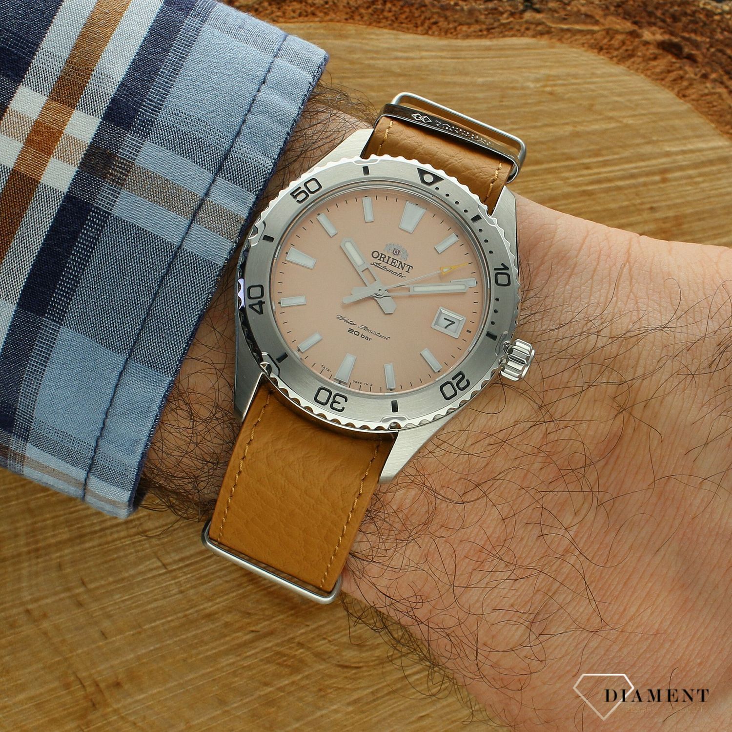 Zegarek męski na pasku Orient Mako 40 RA-AC0Q05P10B. Męski zegarek automatyczny Orient. Zegarek męski na brązowym pasku. Zegarek automatyczny na pasku Orient. Męski zegarek idealny na prezent.  (2).jpg