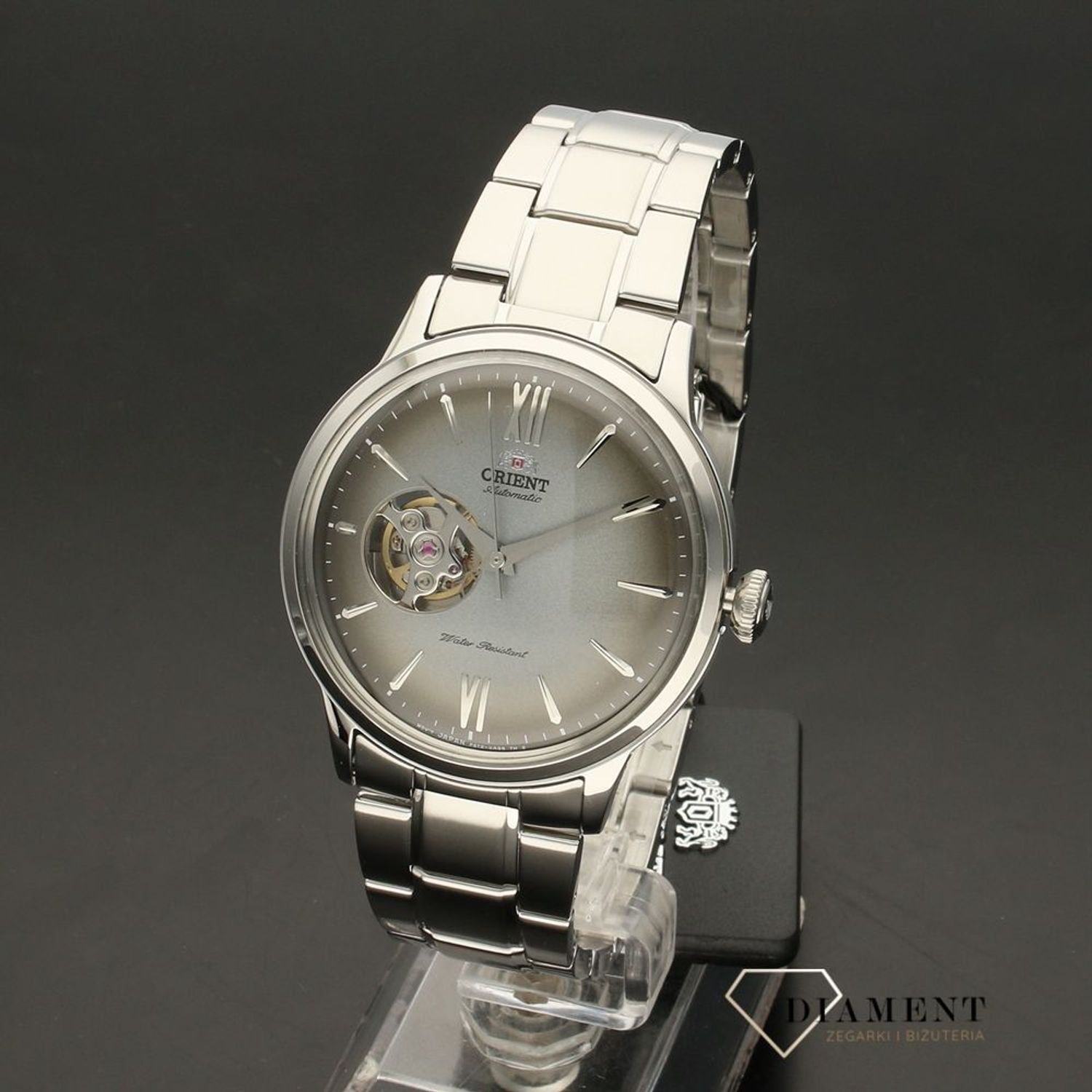 Zegarek męski Orient to elegancki zegarek na stalowej bransolecie z piękną szara tarczą. Zegarek będzie świetnym pomysłem na prezent dla mężczyzny.1.jpg