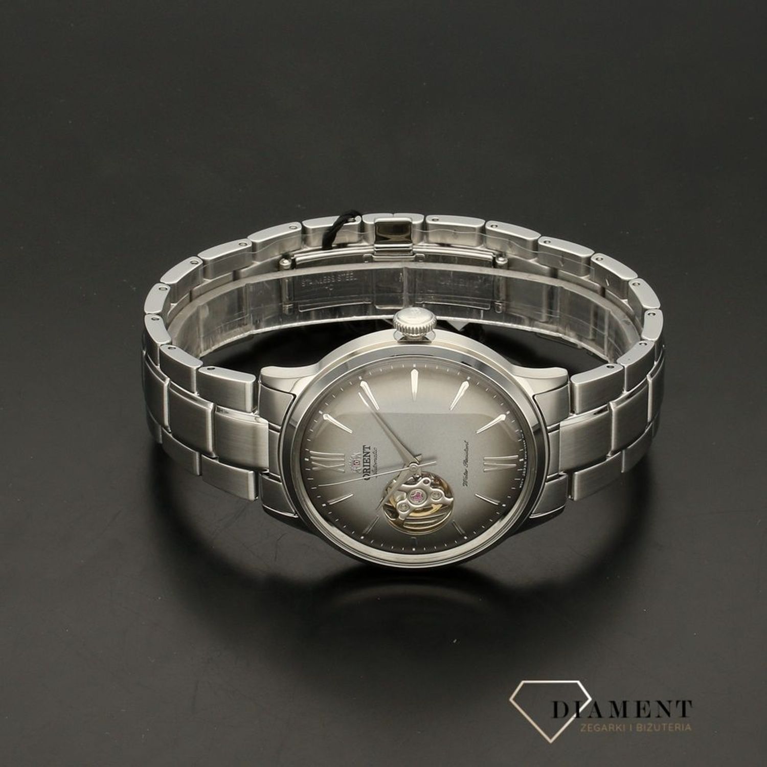 Zegarek męski Orient to elegancki zegarek na stalowej bransolecie z piękną szara tarczą. Zegarek będzie świetnym pomysłem na prezent dla mężczyzny.1.jpg