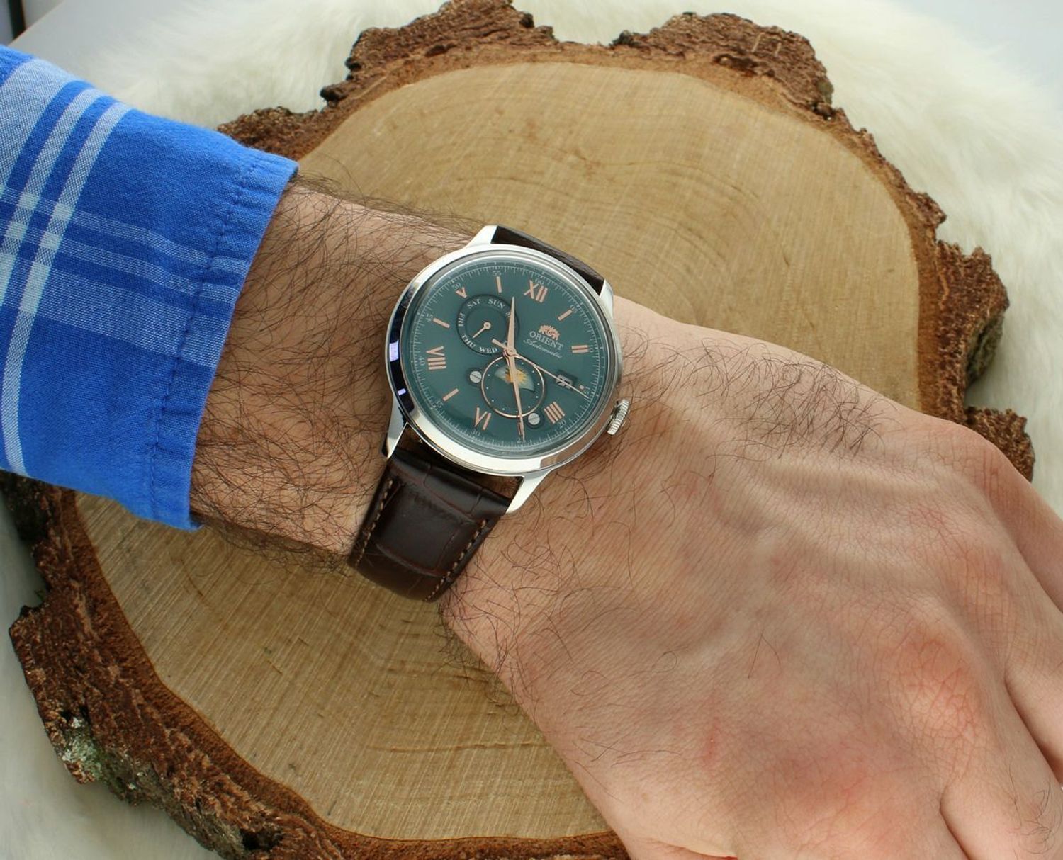 Zegarek męski ORIENT Bambino Sun & Moon RA-AK0805E30B to zegarek mechaniczny wyposażony dodatkowo w urządzenie nazywane automatycznym naciągiem1.jpg