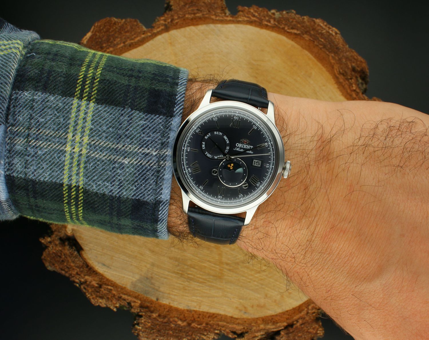 Zegarek Orient RA-AK0806L30B Bambino Sun & Moon – automatyczny, granatowy, skóra, datownik.jpg