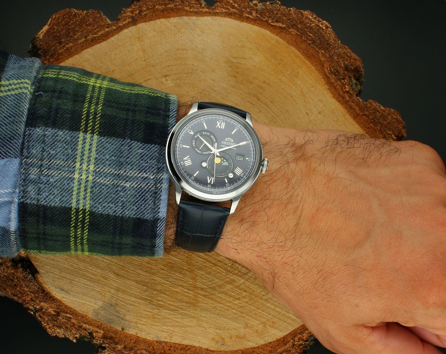 Zegarek Orient RA-AK0806L30B Bambino Sun & Moon – automatyczny, granatowy, skóra, datownik.jpg