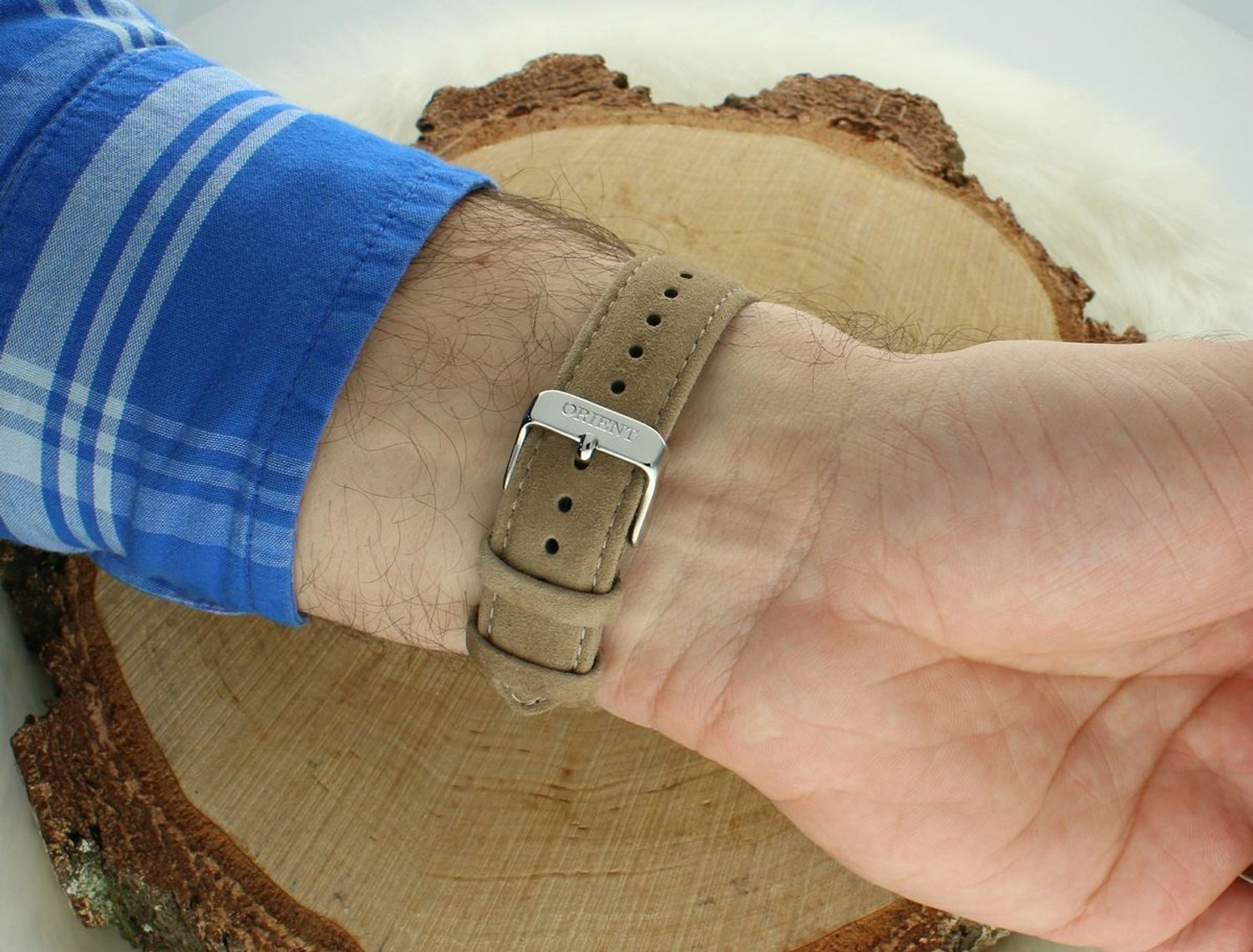 Zegarek męski ORIENT Sun & Moon RA-AK0808S30B o zegarek mechaniczny wyposażony dodatkowo w urządzenie nazywane automatycznym naciągiem. Głównym elementem tego urządzenia jest wahnik.1.webp