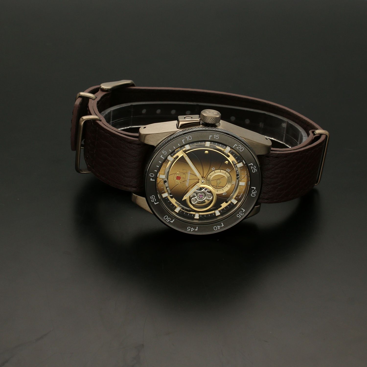 Zegarek męski  Orient Retro Future Camera 70th Anniversary Limited Edition RA-AR0204G00B.jpg