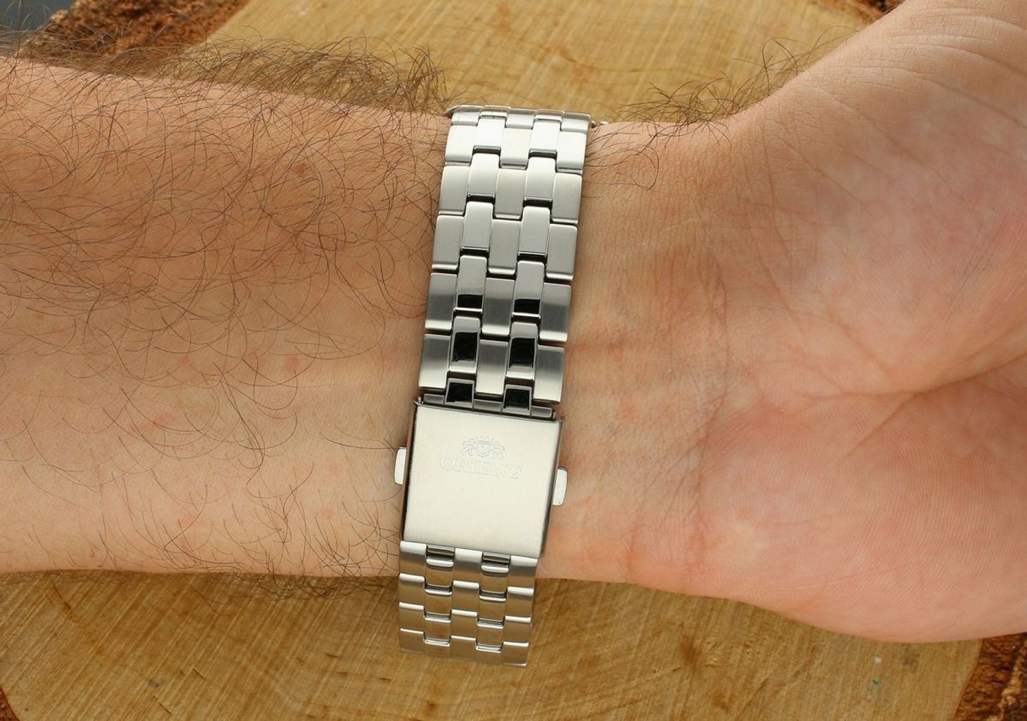 Limitowany zegarek Orient Multi Year Calendar Poland RA-BA0008E3YB („Polska Patelnia”). Automatyczny mechanizm F6D22, 21 kamieni, 40-godzinna rezerwa chodu, koperta 1.jpg