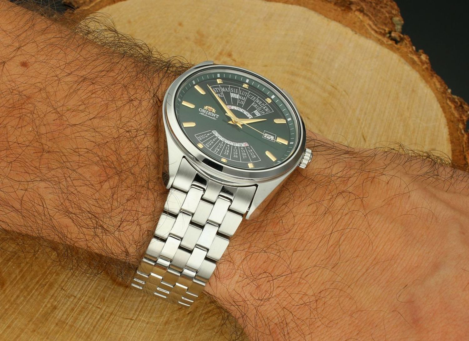 Limitowany zegarek Orient Multi Year Calendar Poland RA-BA0008E3YB („Polska Patelnia”). Automatyczny mechanizm F6D22, 21 kamieni, 40-godzinna rezerwa chodu, koperta 1.jpg