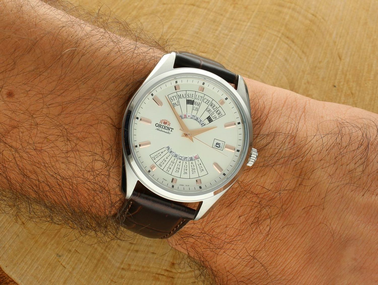 Zegarek Orient Contemporary Multi Year Calendar Poland RA-BA0009S3YB. Automatyczny mechanizm, koperta stal szlachetna 43,5 mm, tarcza złamana biel, skórzany pasek 22 mm, Multi-Year Calendar na 1.jpg