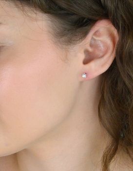 Kolczyki RE278Y z diamentami 2×0,09ct GHSI. Złoto żółte i białe, próba 585, waga 0,90 g. Zapięcie na sztyft. Klasyka z nowoczesnym akcentem (3).JPG