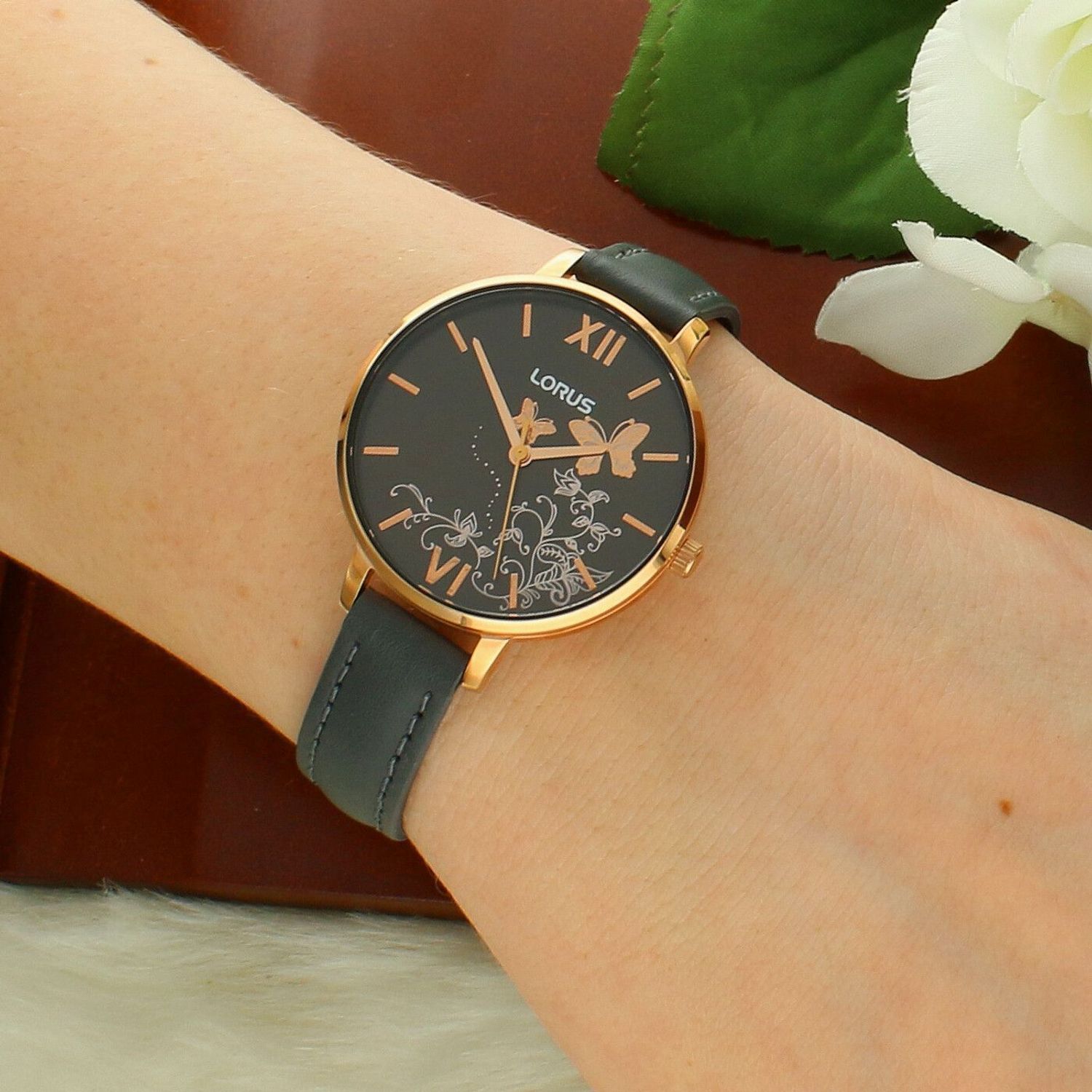 Zegarek damski Lorus RG202TX9 'Łąka na tarczy' różowe złoto.jpg