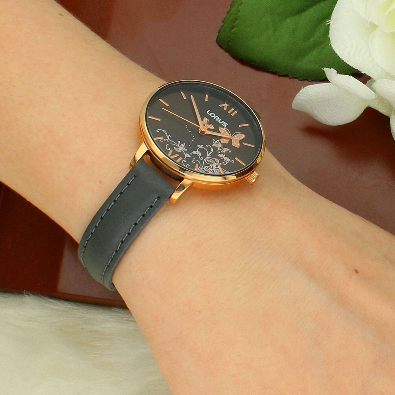 Zegarek damski Lorus RG202TX9 'Łąka na tarczy' różowe złoto.jpg