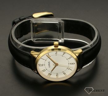 Zegarek damski LORUS Classic Złote cyfry RG218UX9. Zegarek damski na czarnym pasku Lorus RG218UX9 z kopertą w kolorze pięknego złota, wyposażony jest w kwarcowy mechanizm. Damski zegarek na pasku (5).jpg