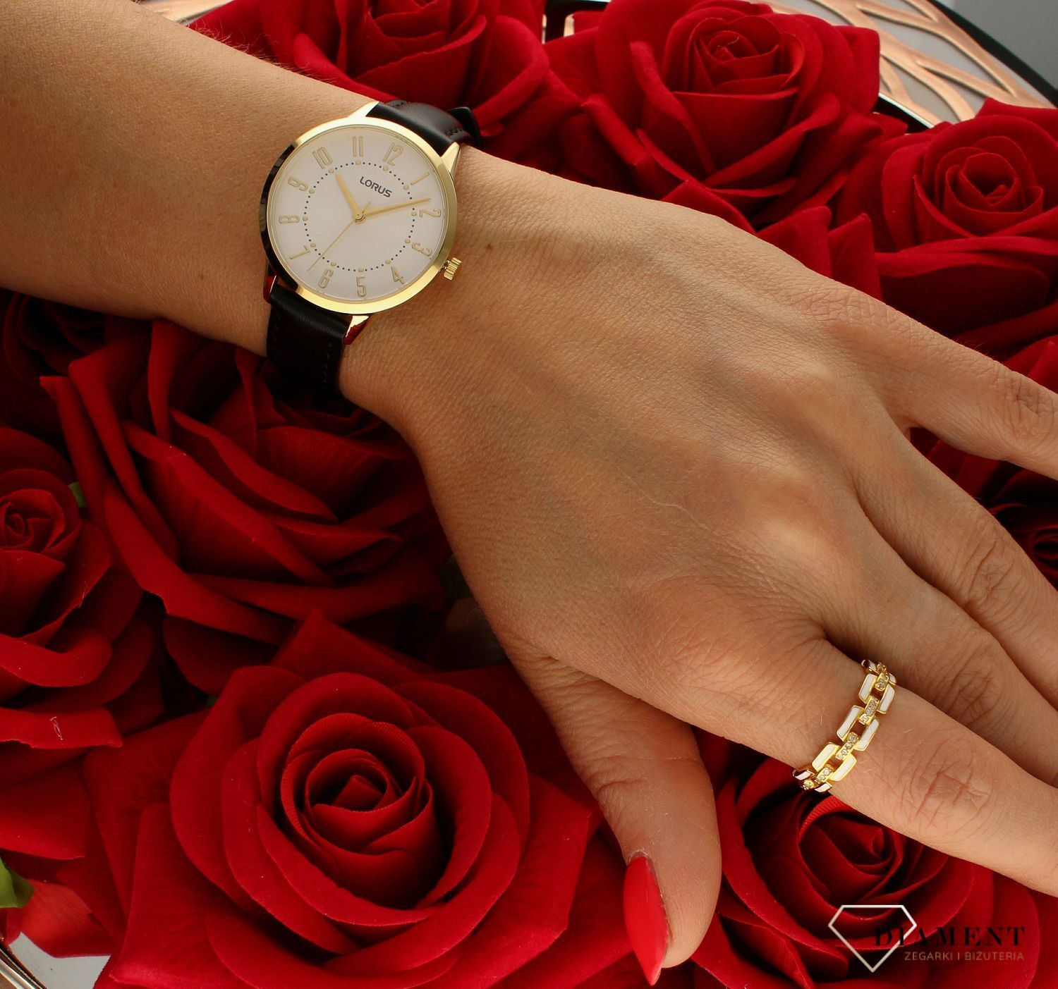 Zegarek damski LORUS Classic Złote cyfry RG218UX9.jpg