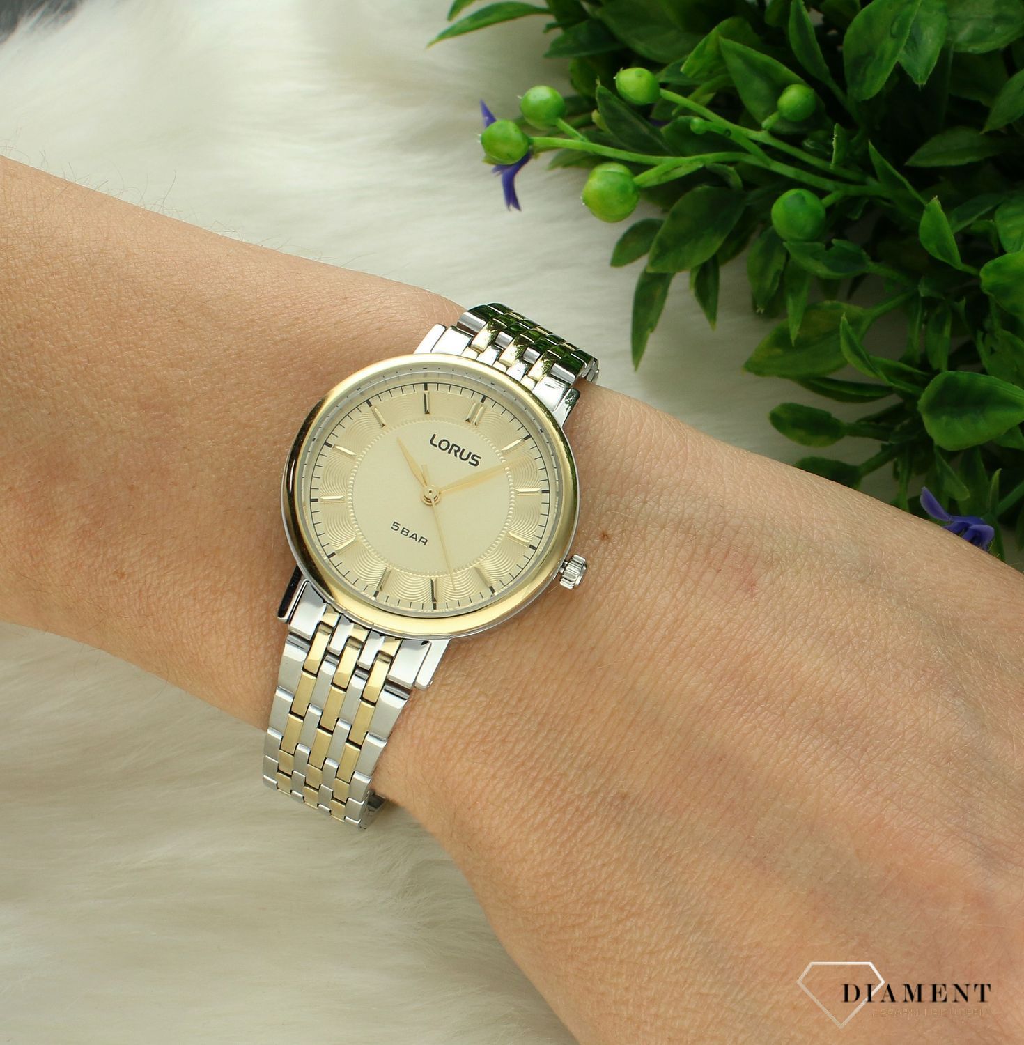 Zegarek damski LORUS RG220XX9 na bransolecie srebrno-złoty.jpg