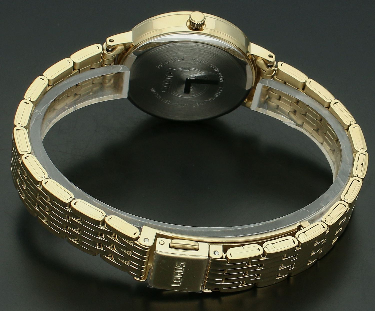 Zegarek damski LORUS RG220XX9 na bransolecie.jpg