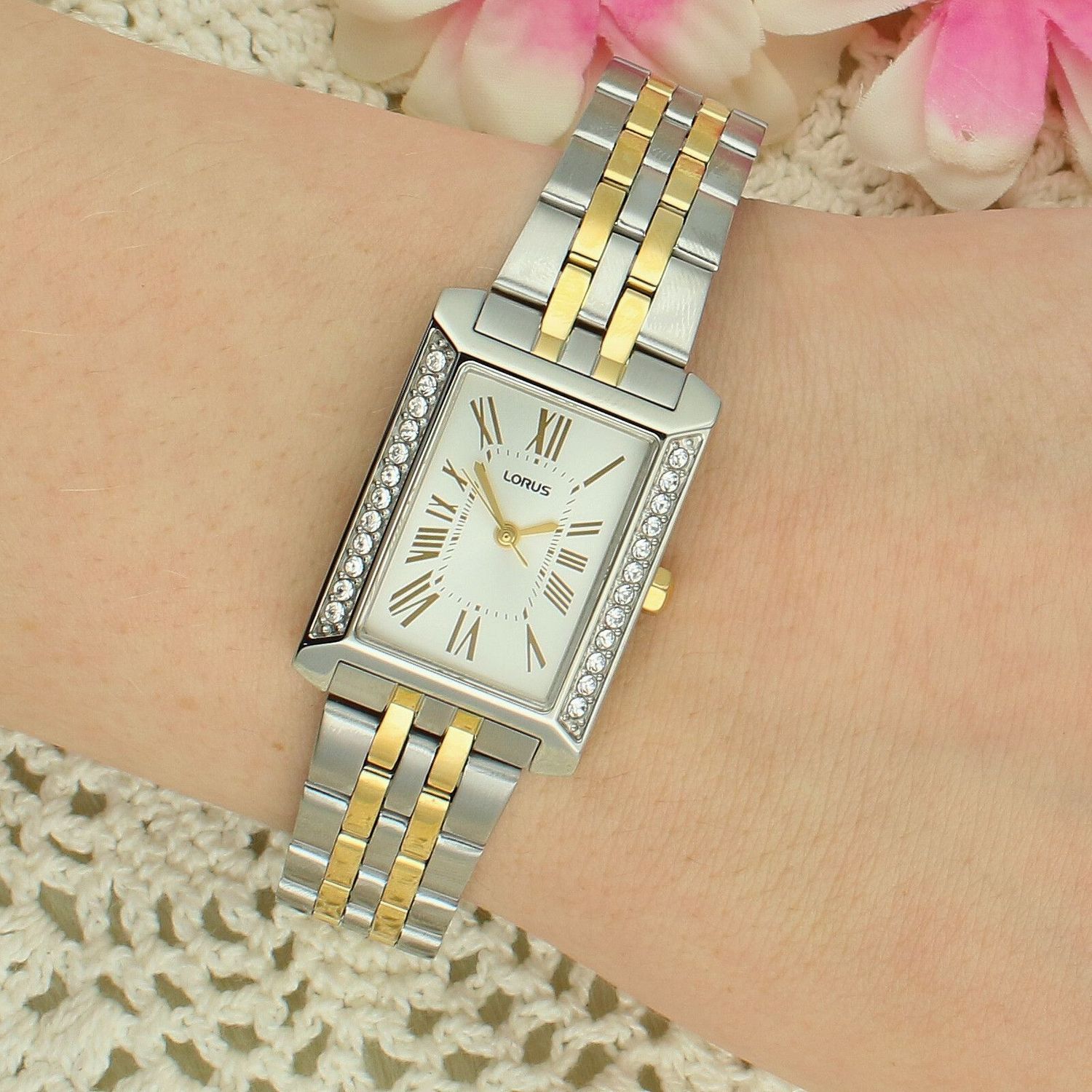 Lorus RG235YX9 damski zegarek srebrno-złoty – srebrna tarcza.webp