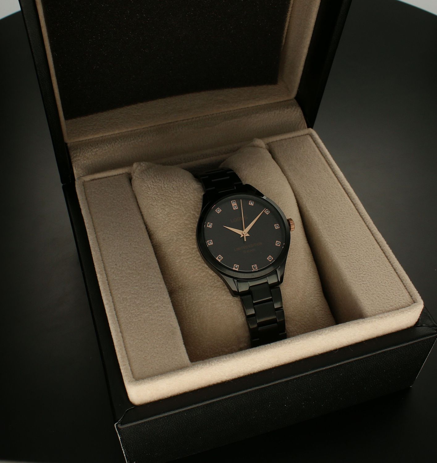 Zegarek damski na bransolecie czarny Lorus RG239RX9.jpg