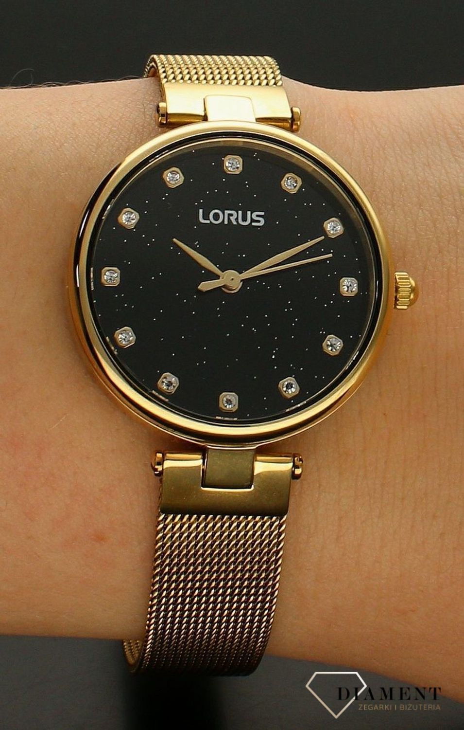Zegarek damski Lorus Klasyczny RG240UX9. Zegarek damski Lorus. Zegarek w złotym kolorze. Zegarek bizuteryjny Lorus. Zegarek na bransolecie klasyczny damski. Zegarek damski Lorus na prezent. Zegarek klasyc (6).jpg
