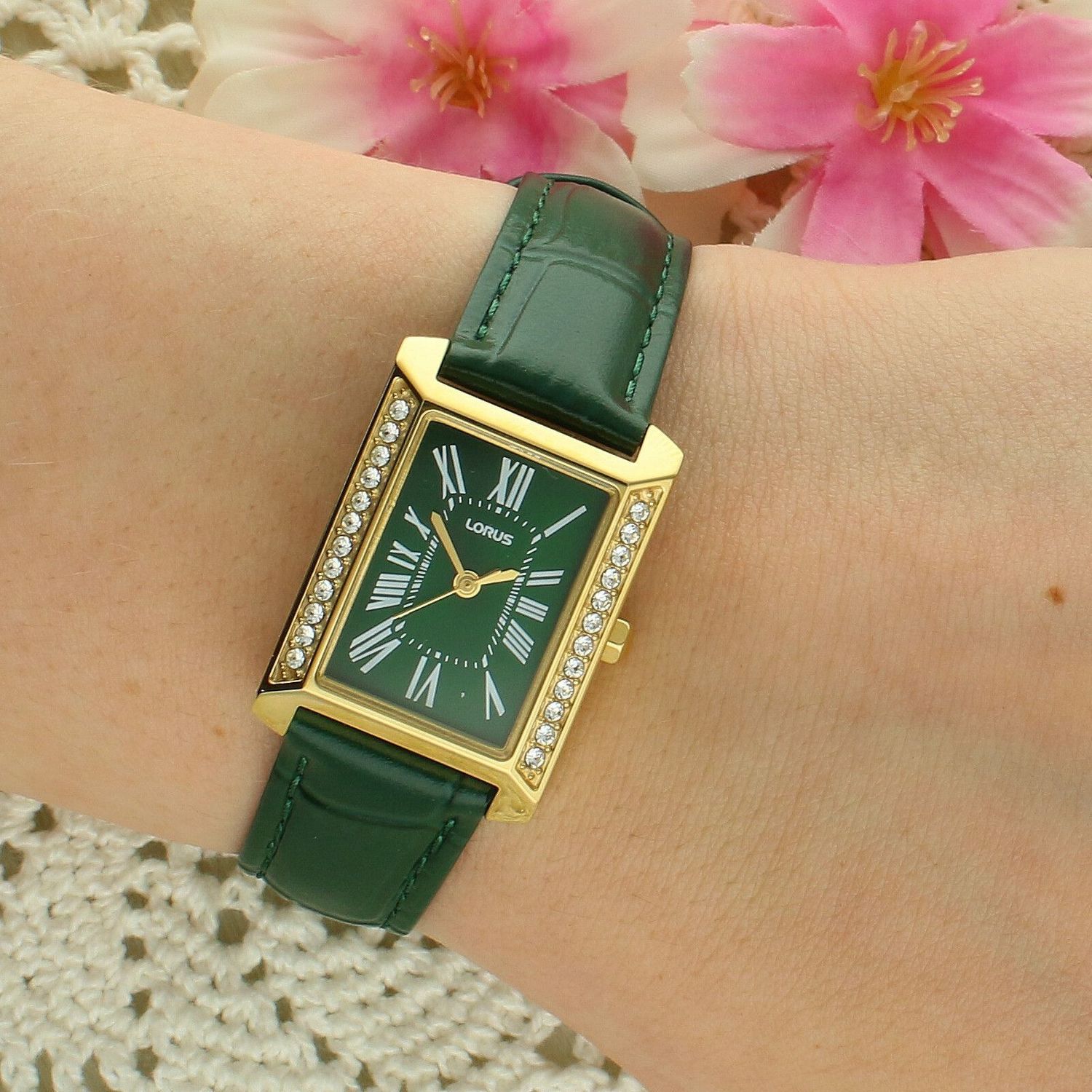 Lorus RG242YX9 damski zegarek złoty PVD – zielona tarcza.webp