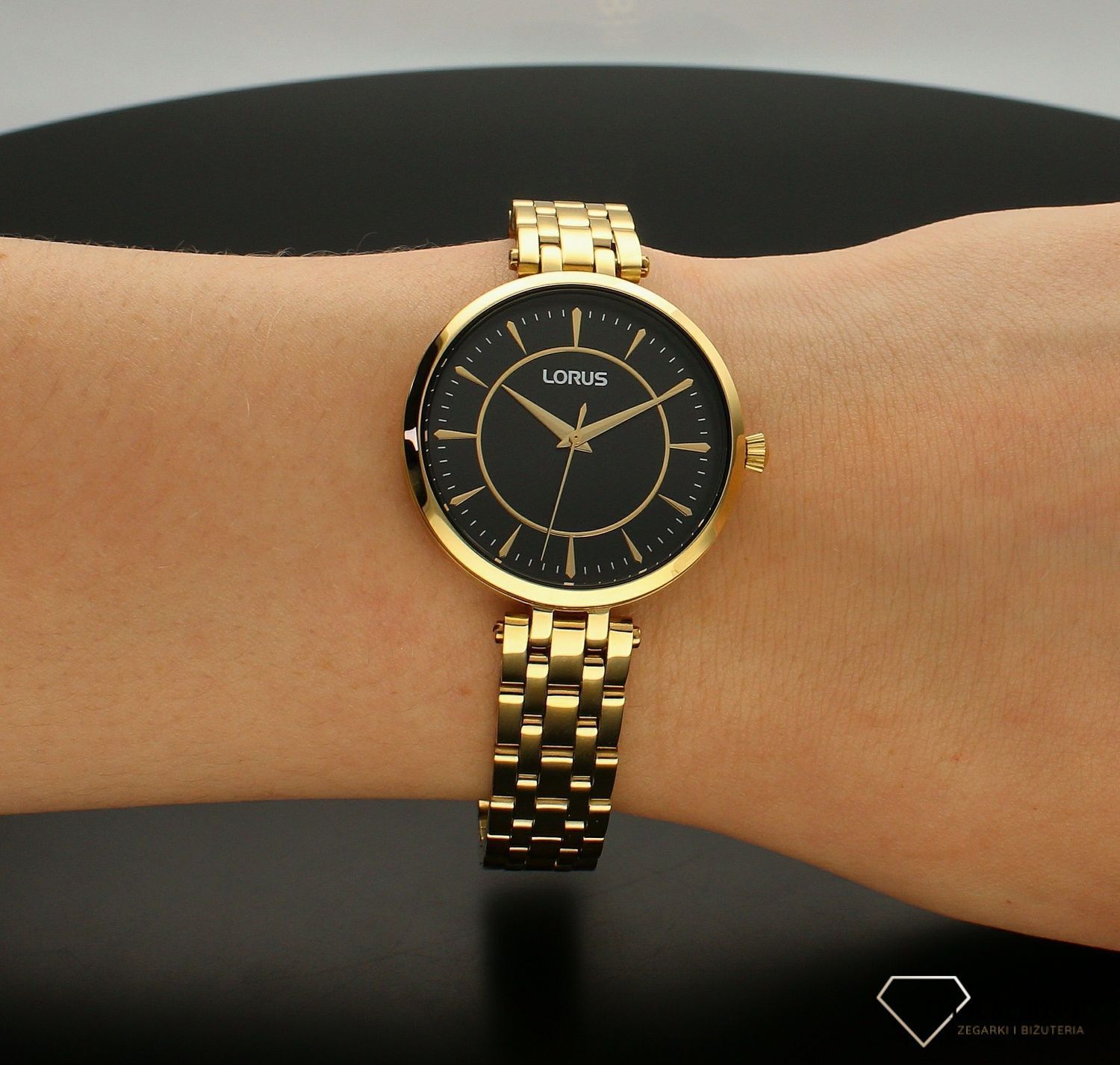 Zegarek damski Lorus na złotej bransolecie RG248UX9. Zegarek damski Lorus. Zegarek damski na bransolecie. Złoty zegarek Lorus. Lorus damski na bransolecie. Zegarek damski Lorus na prezent. damski zegarek .jpg