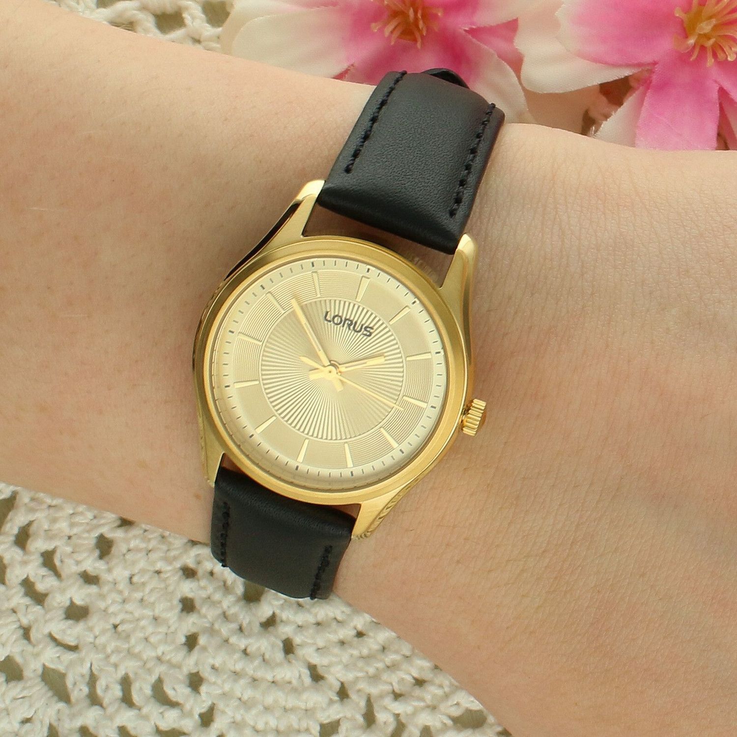 Lorus RG254XX9 damski zegarek złoty – klasyczna złota tarcza.webp