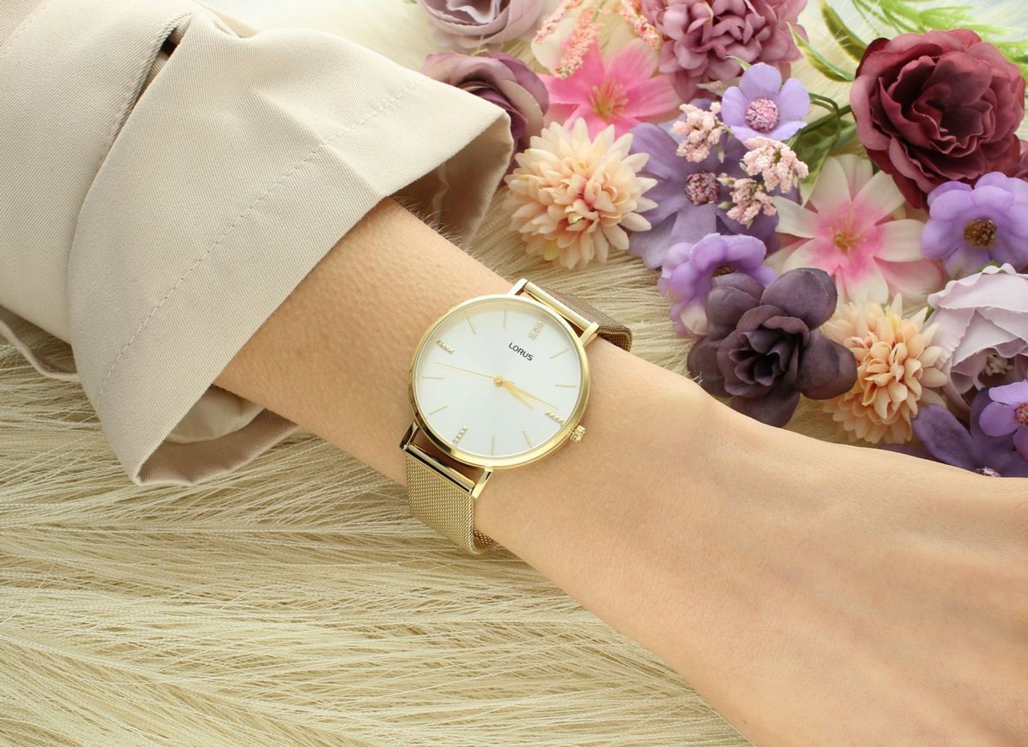 Zegarek damski japońskiej marki Lorus o symbolu RG274XX9 wyposażony jest w kwarcowy mechanizm, zasilany za pomocą baterii. Posiada bardzo wysoką dokładność mierzenia czasu1.jpg