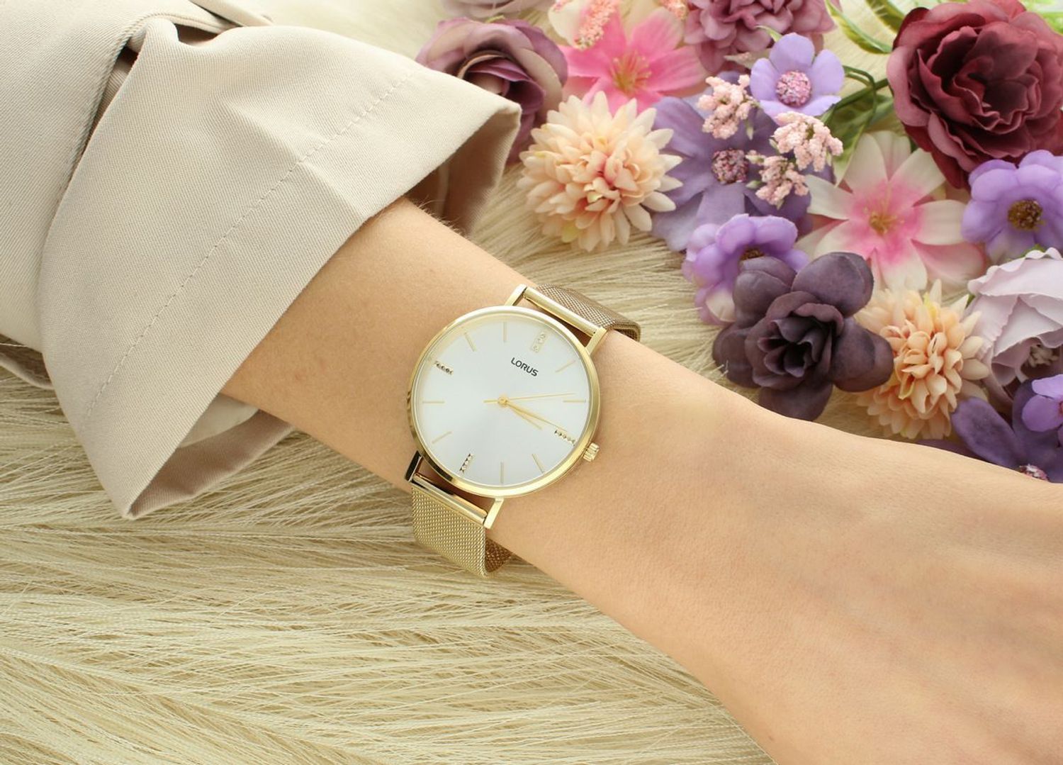 Zegarek damski japońskiej marki Lorus o symbolu RG274XX9 wyposażony jest w kwarcowy mechanizm, zasilany za pomocą baterii. Posiada bardzo wysoką dokładność mierzenia czasu1.jpg